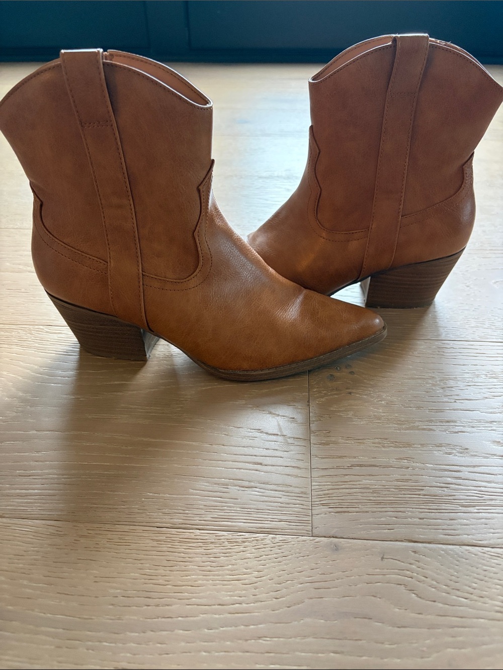 Universal Thread Women's Tan Western-Style Ankle Boots. Worn once.